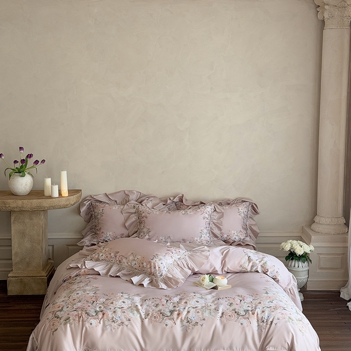 91家纺网 家纺一手货源 找家纺 优然居家纺 2025新款大版印花印花法式嵌绳大花边四件套 安娜粉