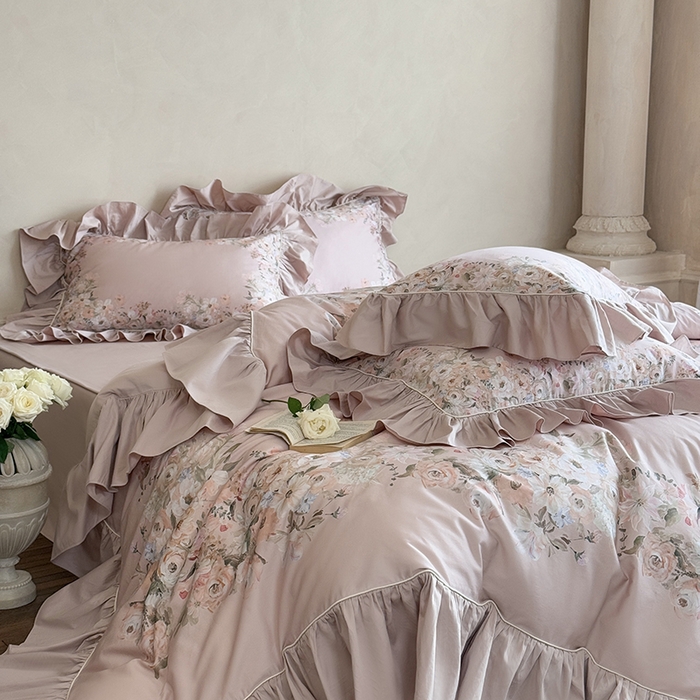 91家纺网 家纺一手货源 找家纺 优然居家纺 2025新款大版印花印花法式嵌绳大花边四件套 安娜粉