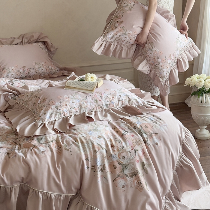 91家纺网 家纺一手货源 找家纺 优然居家纺 2025新款大版印花印花法式嵌绳大花边四件套 安娜粉