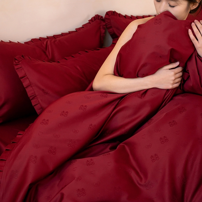 91家纺网 家纺一手货源 找家纺 （总）优然居家纺 2025春夏新款木耳边喜字蝴蝶结小爱心复古红四件套-小欢喜