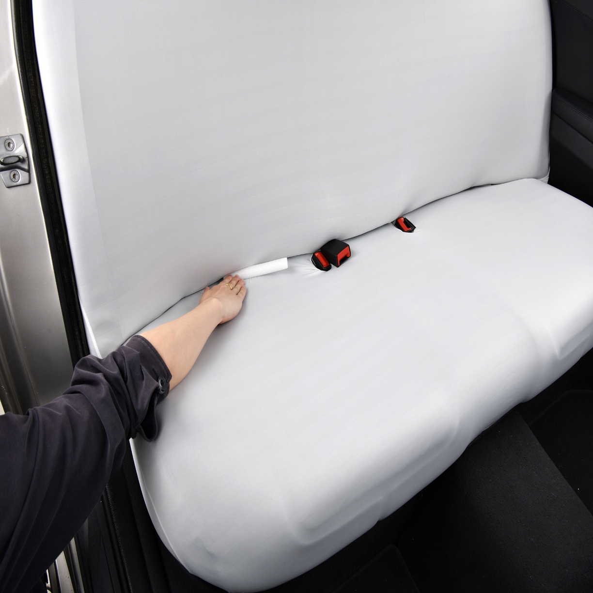 91家纺网 家纺一手货源 找家纺 （总）千彤沙发垫 2025新款凉感冰丝b-弹力全包汽车后排三人座椅套