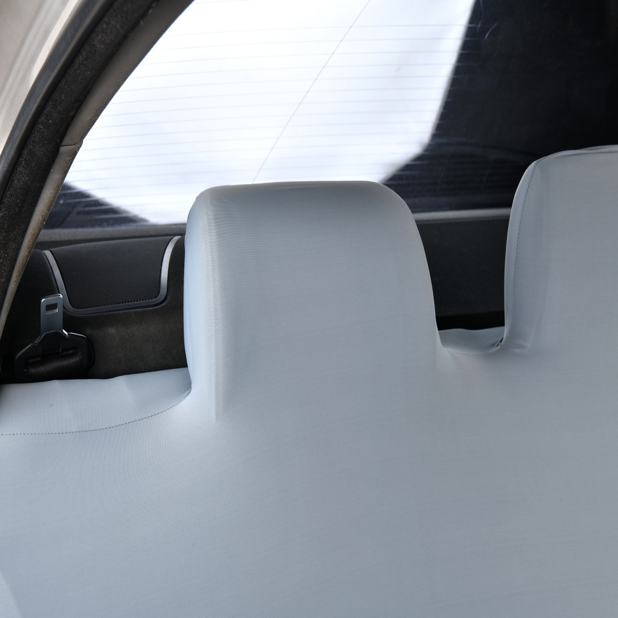 91家纺网 家纺一手货源 找家纺 千彤沙发垫 2025新款凉感冰丝b-弹力全包汽车后排三人座椅套 冰雾蓝