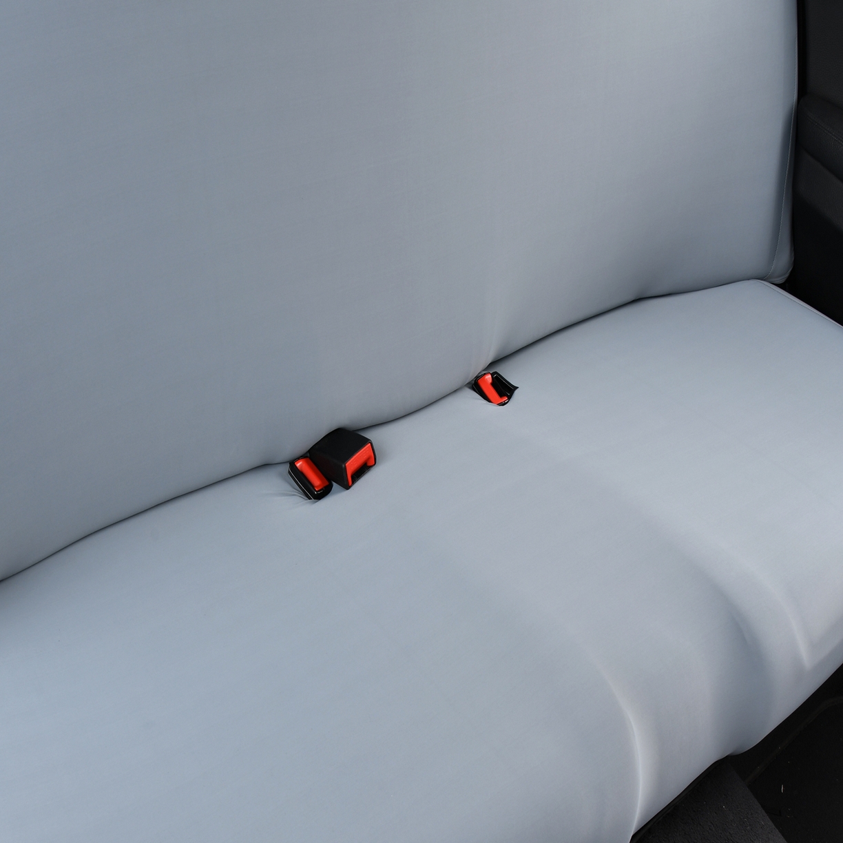 91家纺网 家纺一手货源 找家纺 千彤沙发垫 2025新款凉感冰丝b-弹力全包汽车后排三人座椅套 冰雾蓝