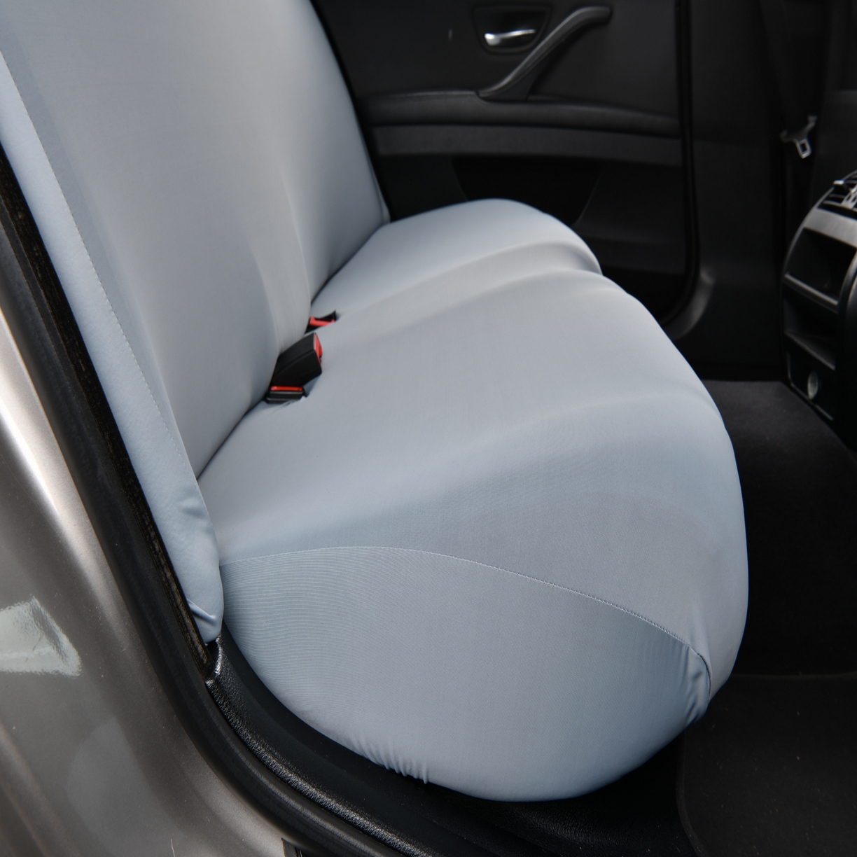 91家纺网 家纺一手货源 找家纺 千彤沙发垫 2025新款凉感冰丝b-弹力全包汽车后排三人座椅套 冰雾蓝