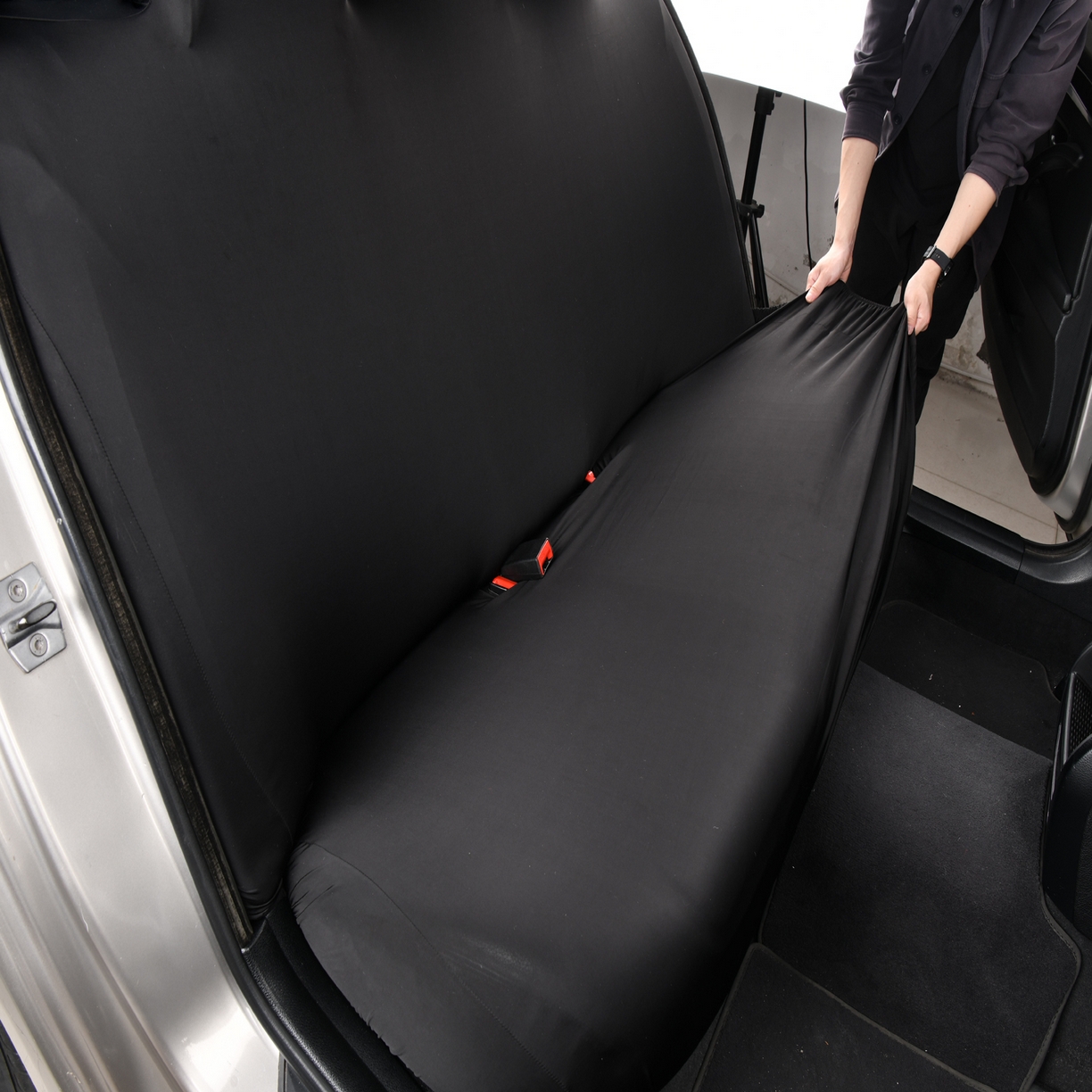 91家纺网 家纺一手货源 找家纺 千彤沙发垫 2025新款凉感冰丝b-弹力全包汽车后排三人座椅套 黑色