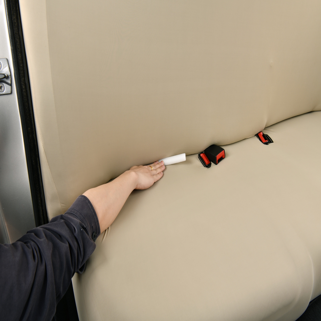 91家纺网 家纺一手货源 找家纺 千彤沙发垫 2025新款凉感冰丝b-弹力全包汽车后排三人座椅套 米咖