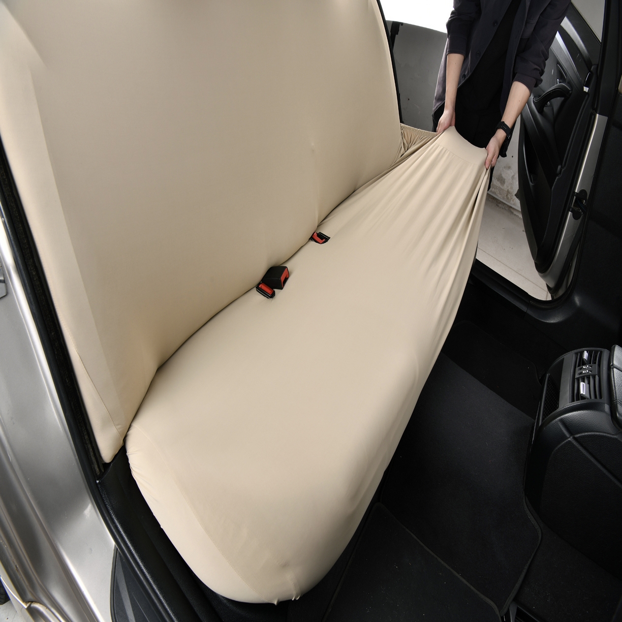 91家纺网 家纺一手货源 找家纺 千彤沙发垫 2025新款凉感冰丝b-弹力全包汽车后排三人座椅套 米咖