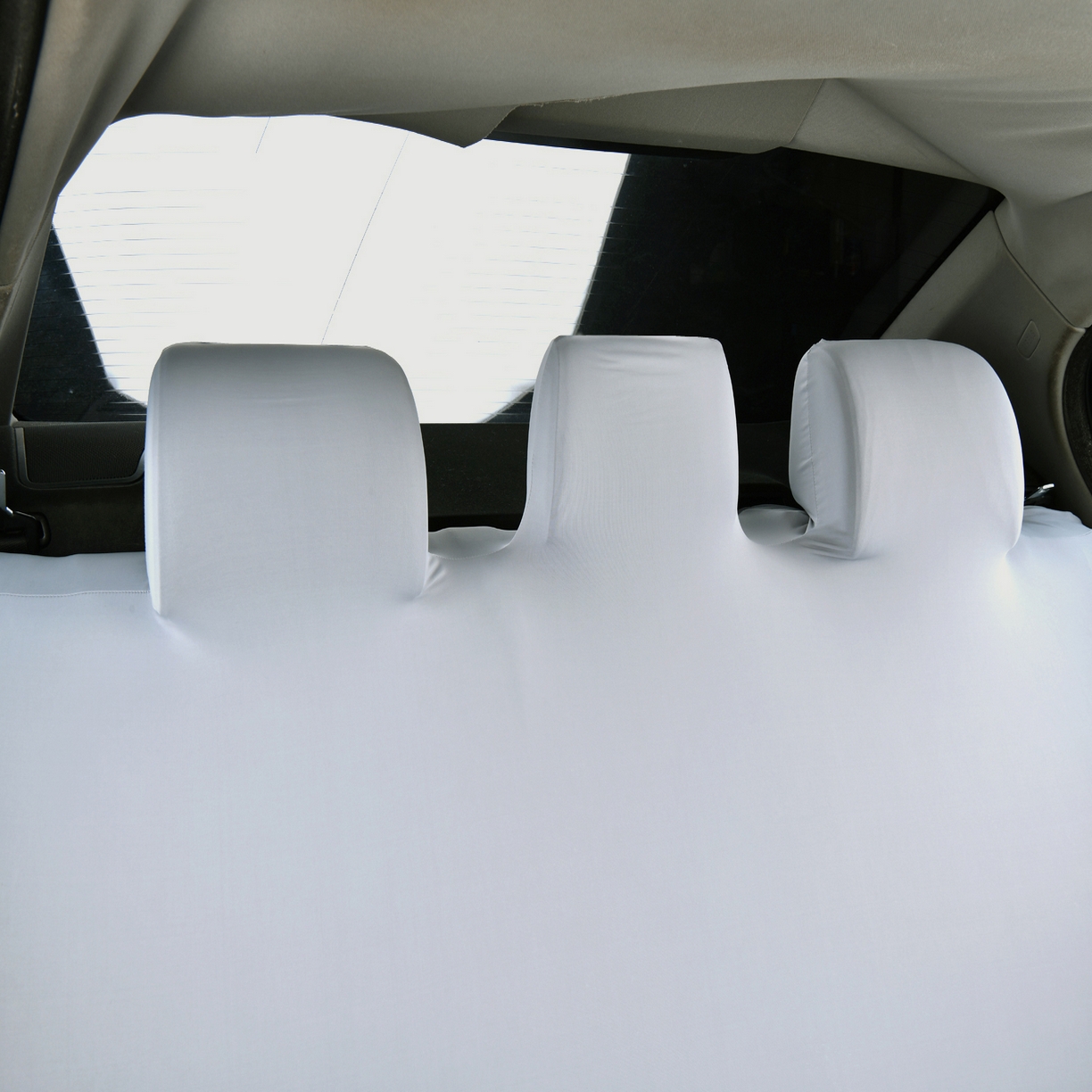 91家纺网 家纺一手货源 找家纺 千彤沙发垫 2025新款凉感冰丝b-弹力全包汽车后排三人座椅套 银灰