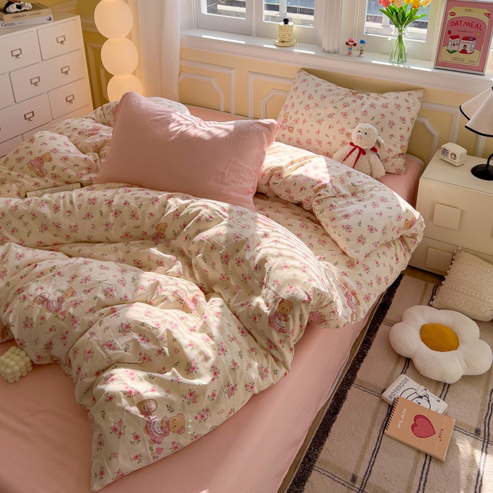 91家纺网 家纺一手货源 找家纺 水墨江南 2025新款超柔水洗棉印花四件套 花间小熊