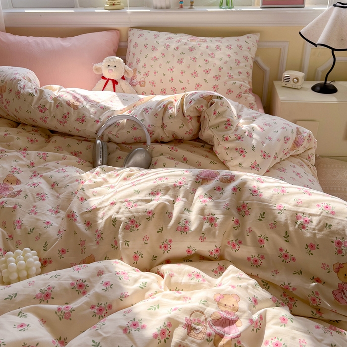 91家纺网 家纺一手货源 找家纺 水墨江南 2025新款超柔水洗棉印花四件套 花间小熊