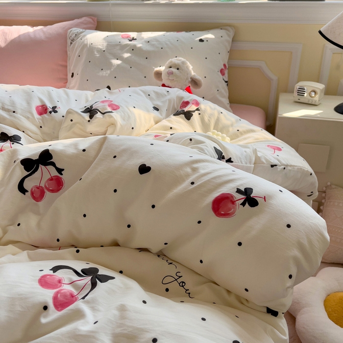 91家纺网 家纺一手货源 找家纺 水墨江南 2025新款超柔水洗棉印花四件套 美丽樱桃