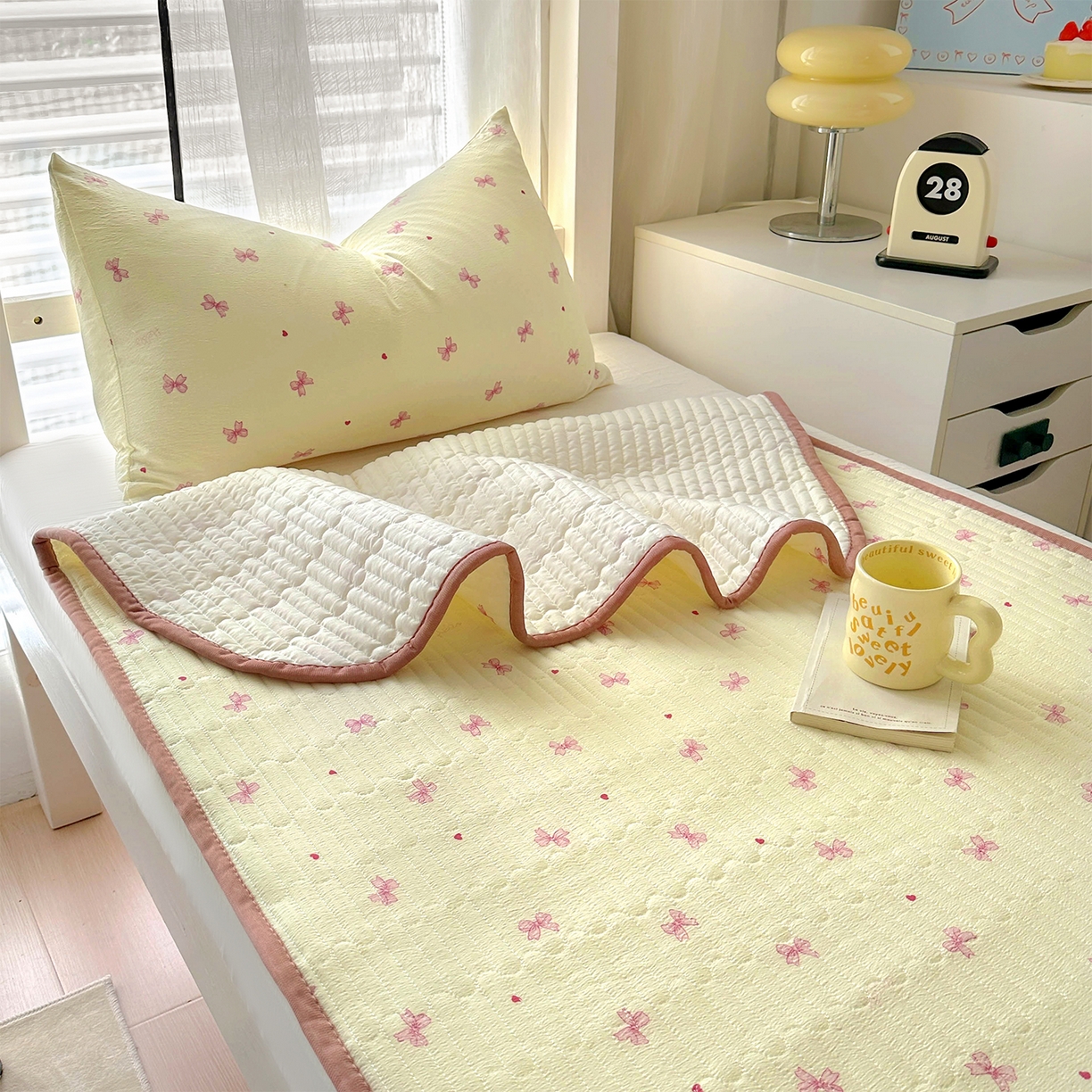 91家纺网 家纺一手货源 找家纺 美梦家纺2025新款木棉皱皱纱学生床盖四件套 相思粉