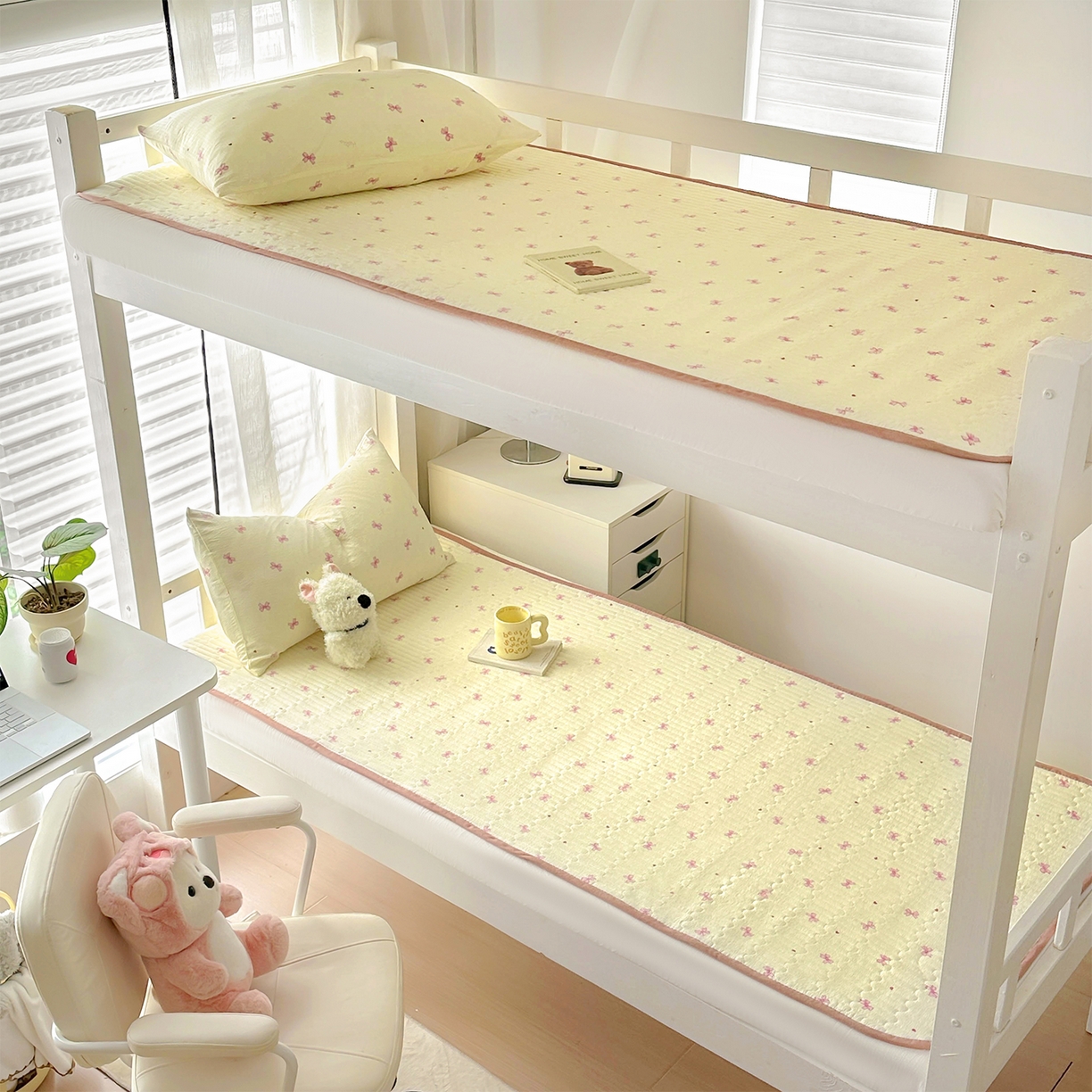 91家纺网 家纺一手货源 找家纺 美梦家纺2025新款木棉皱皱纱学生床盖四件套 相思粉