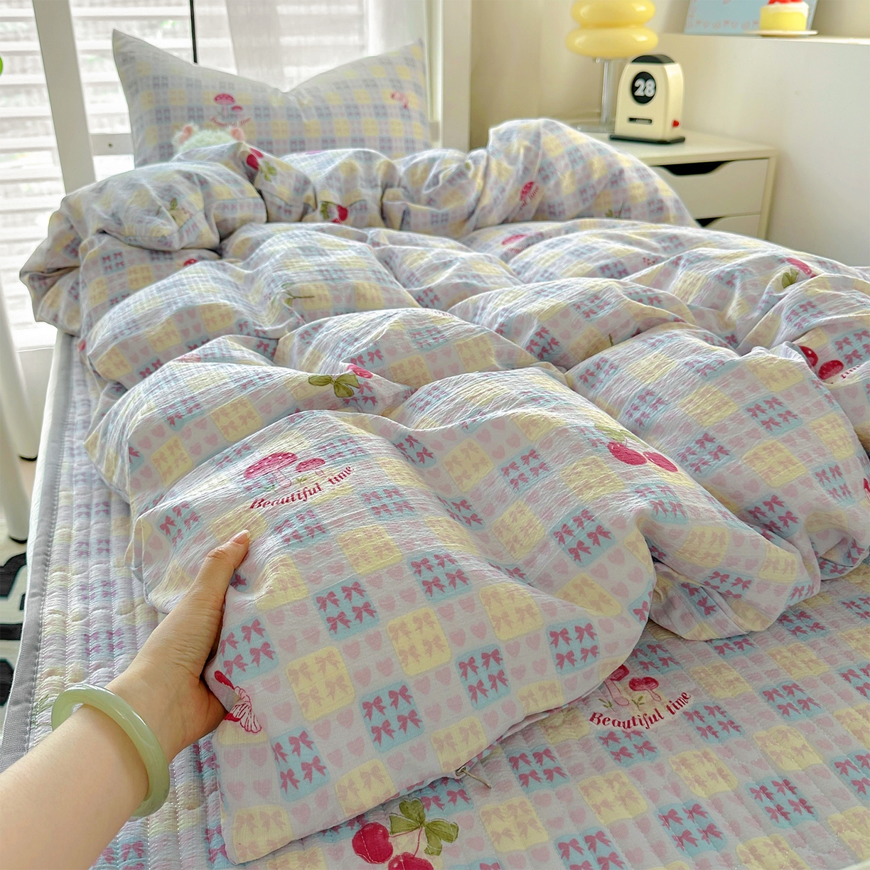 91家纺网 家纺一手货源 找家纺 美梦家纺2025新款木棉皱皱纱学生床盖四件套 森田园野