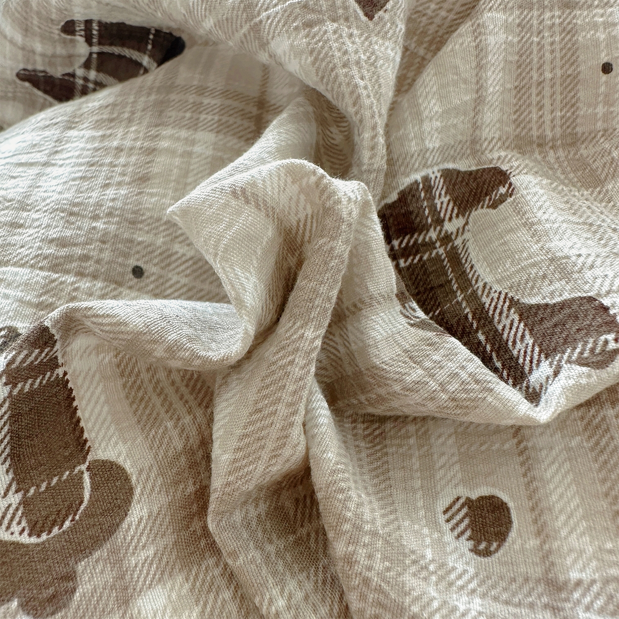 91家纺网 家纺一手货源 找家纺 美梦家纺2025新款木棉皱皱纱学生床盖四件套 巧克力狗狗