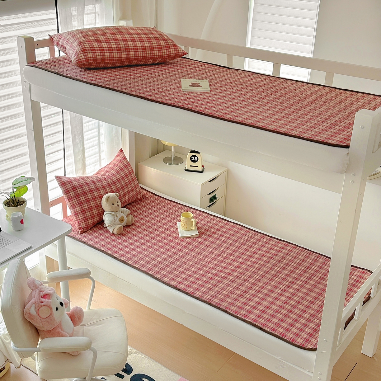 91家纺网 家纺一手货源 找家纺 美梦家纺2025新款木棉皱皱纱学生床盖四件套 圣诞