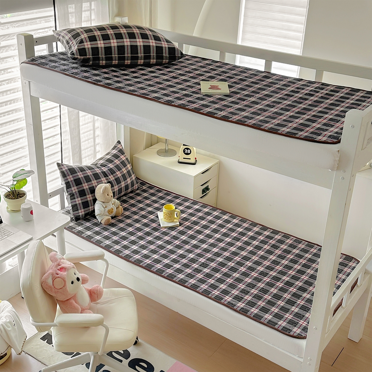 91家纺网 家纺一手货源 找家纺 美梦家纺2025新款木棉皱皱纱学生床盖四件套 幻夜