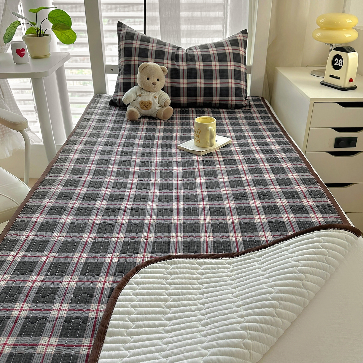 91家纺网 家纺一手货源 找家纺 美梦家纺2025新款木棉皱皱纱学生床盖四件套 幻夜