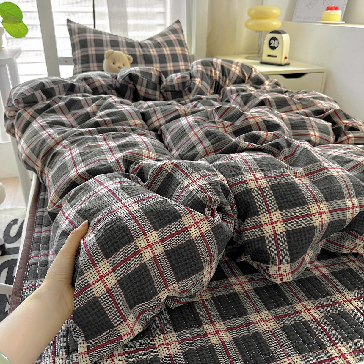 91家纺网 家纺一手货源 找家纺 美梦家纺2025新款木棉皱皱纱学生床盖四件套 幻夜