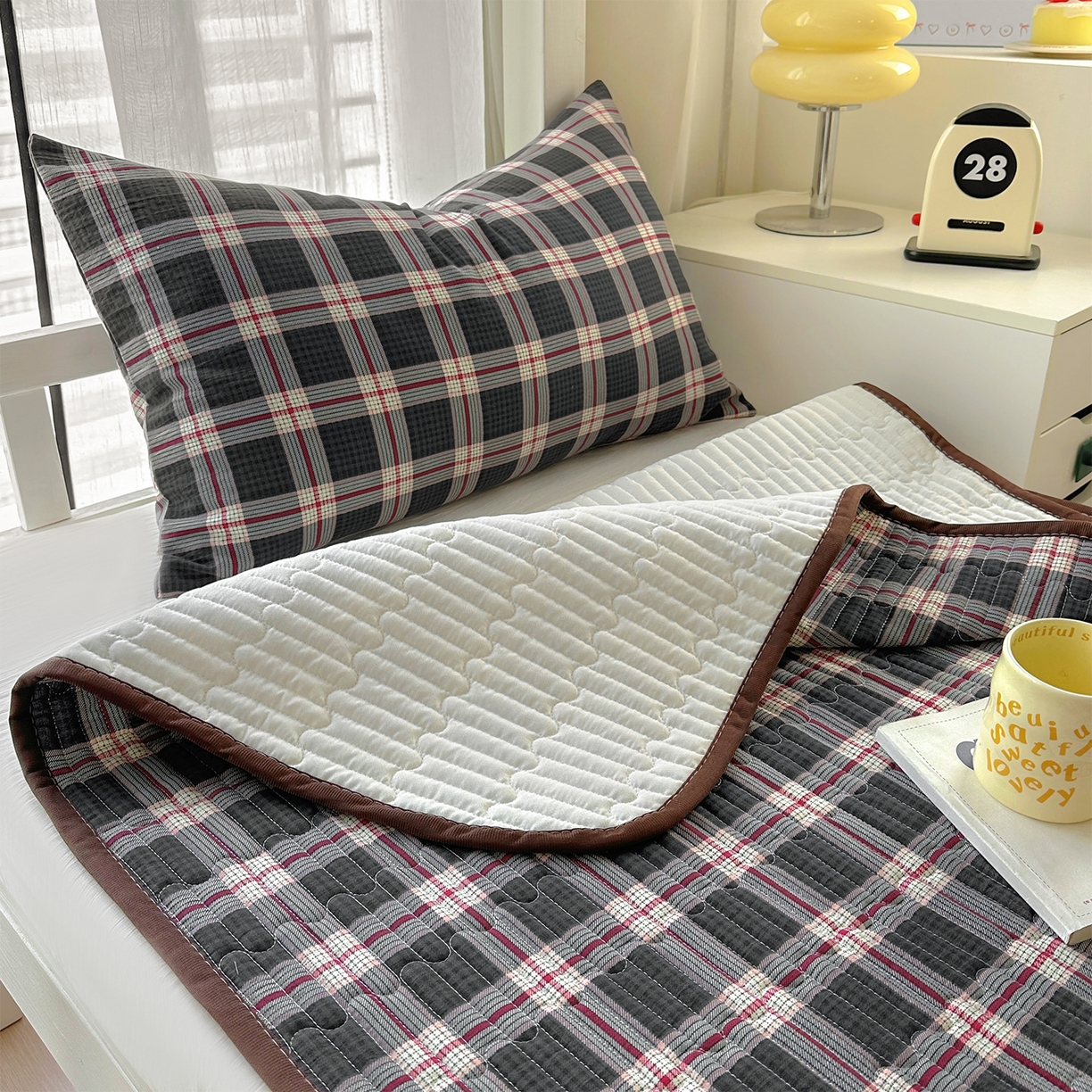 91家纺网 家纺一手货源 找家纺 美梦家纺2025新款木棉皱皱纱学生床盖四件套 幻夜