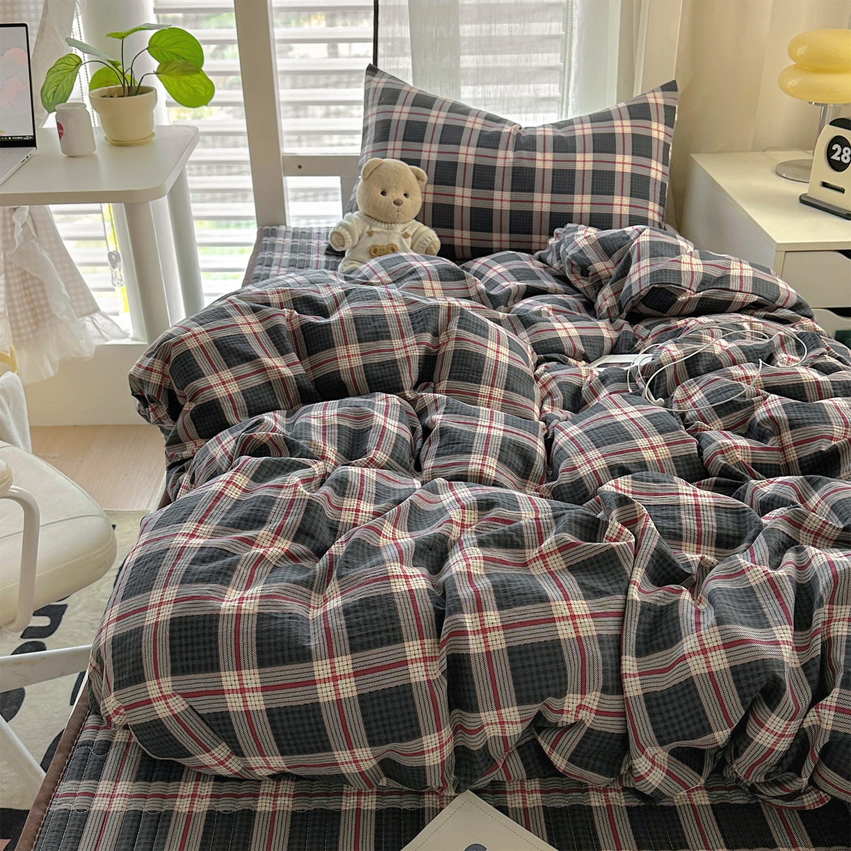 91家纺网 家纺一手货源 找家纺 美梦家纺2025新款木棉皱皱纱学生床盖四件套 幻夜