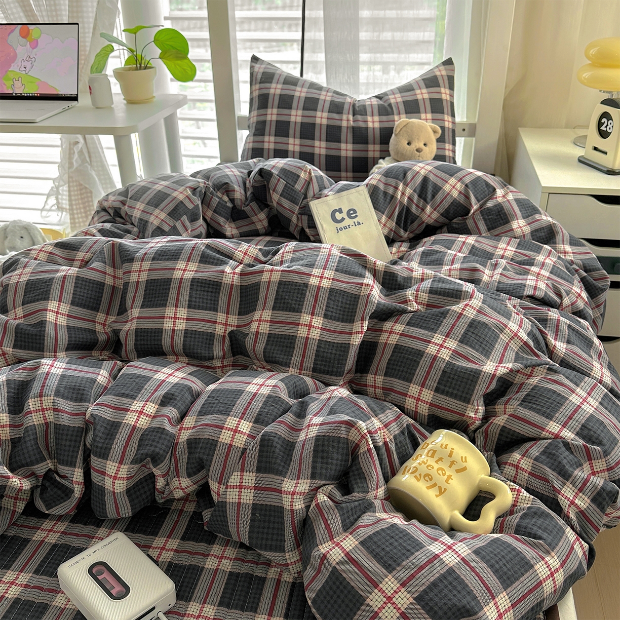 91家纺网 家纺一手货源 找家纺 美梦家纺2025新款木棉皱皱纱学生床盖四件套 幻夜