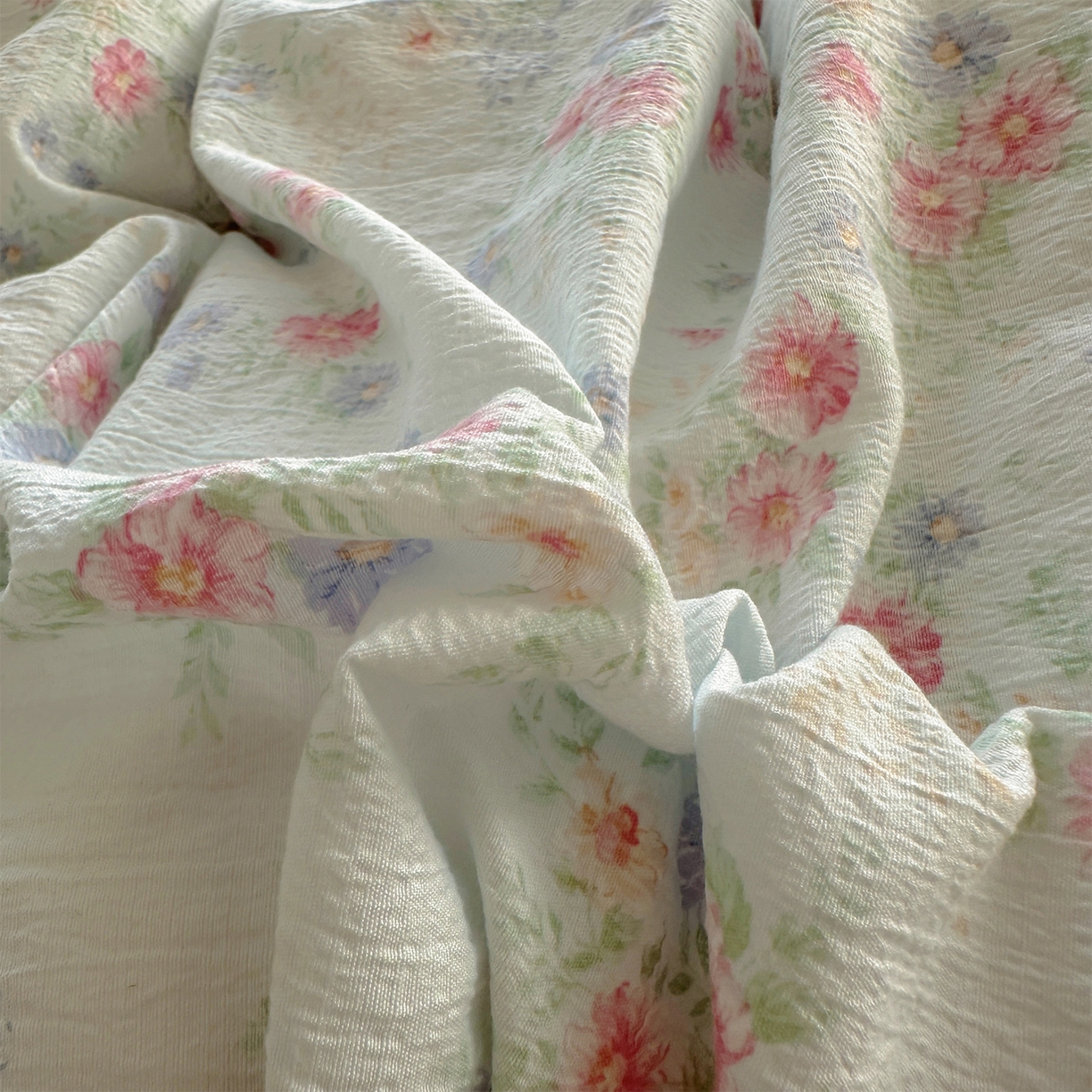 91家纺网 家纺一手货源 找家纺 美梦家纺2025新款木棉皱皱纱学生床盖四件套 花间露语