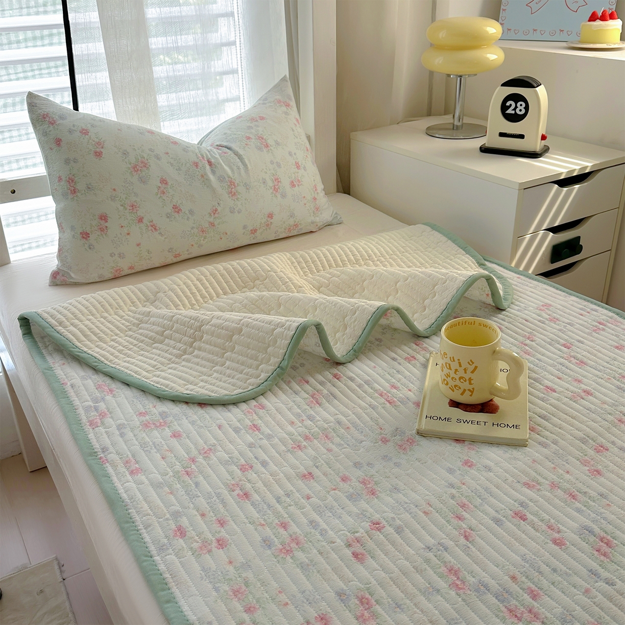 91家纺网 家纺一手货源 找家纺 美梦家纺2025新款木棉皱皱纱学生床盖四件套 花间露语