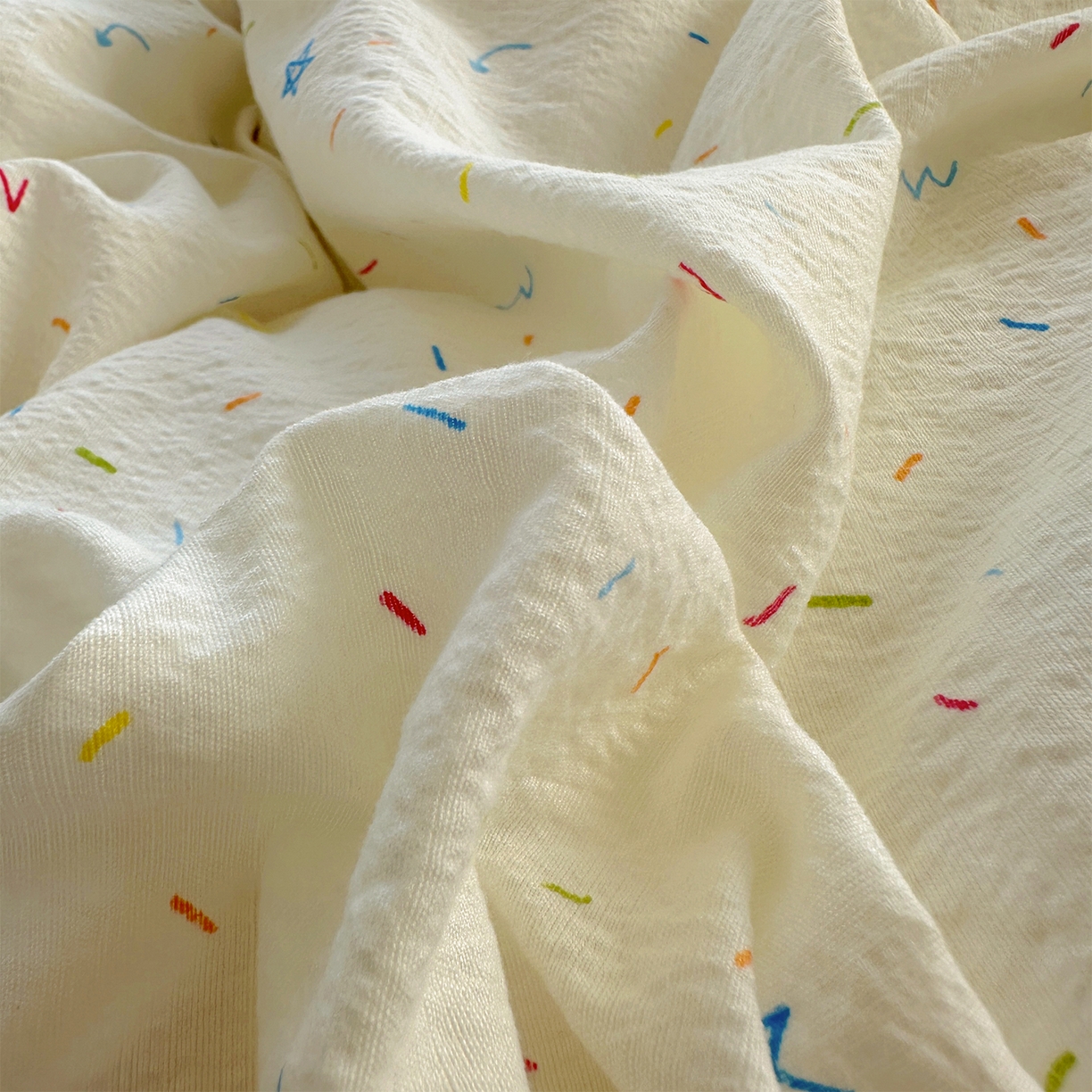 91家纺网 家纺一手货源 找家纺 美梦家纺2025新款木棉皱皱纱学生床盖四件套 蜡笔画