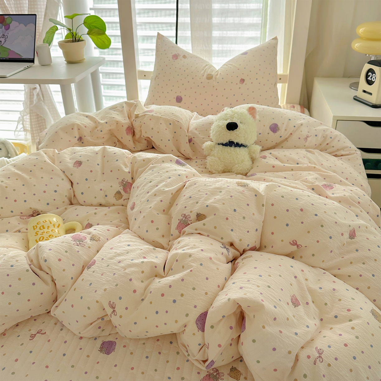 91家纺网 家纺一手货源 找家纺 美梦家纺2025新款木棉皱皱纱学生床盖四件套 点点莓果