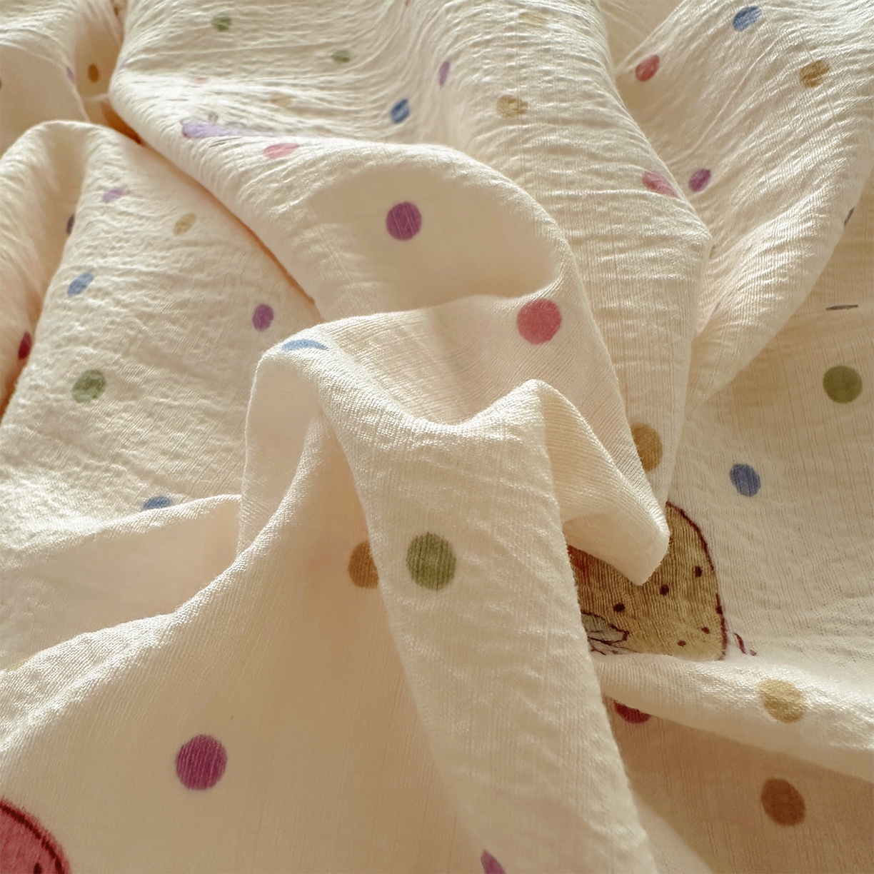 91家纺网 家纺一手货源 找家纺 美梦家纺2025新款木棉皱皱纱学生床盖四件套 点点莓果