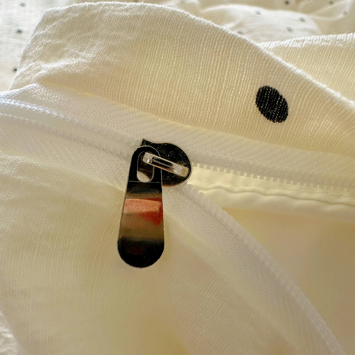 91家纺网 家纺一手货源 找家纺 美梦家纺2025新款木棉皱皱纱学生床盖四件套 波点奶昔