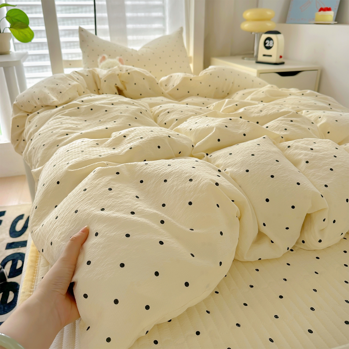 91家纺网 家纺一手货源 找家纺 美梦家纺2025新款木棉皱皱纱学生床盖四件套 波点奶昔