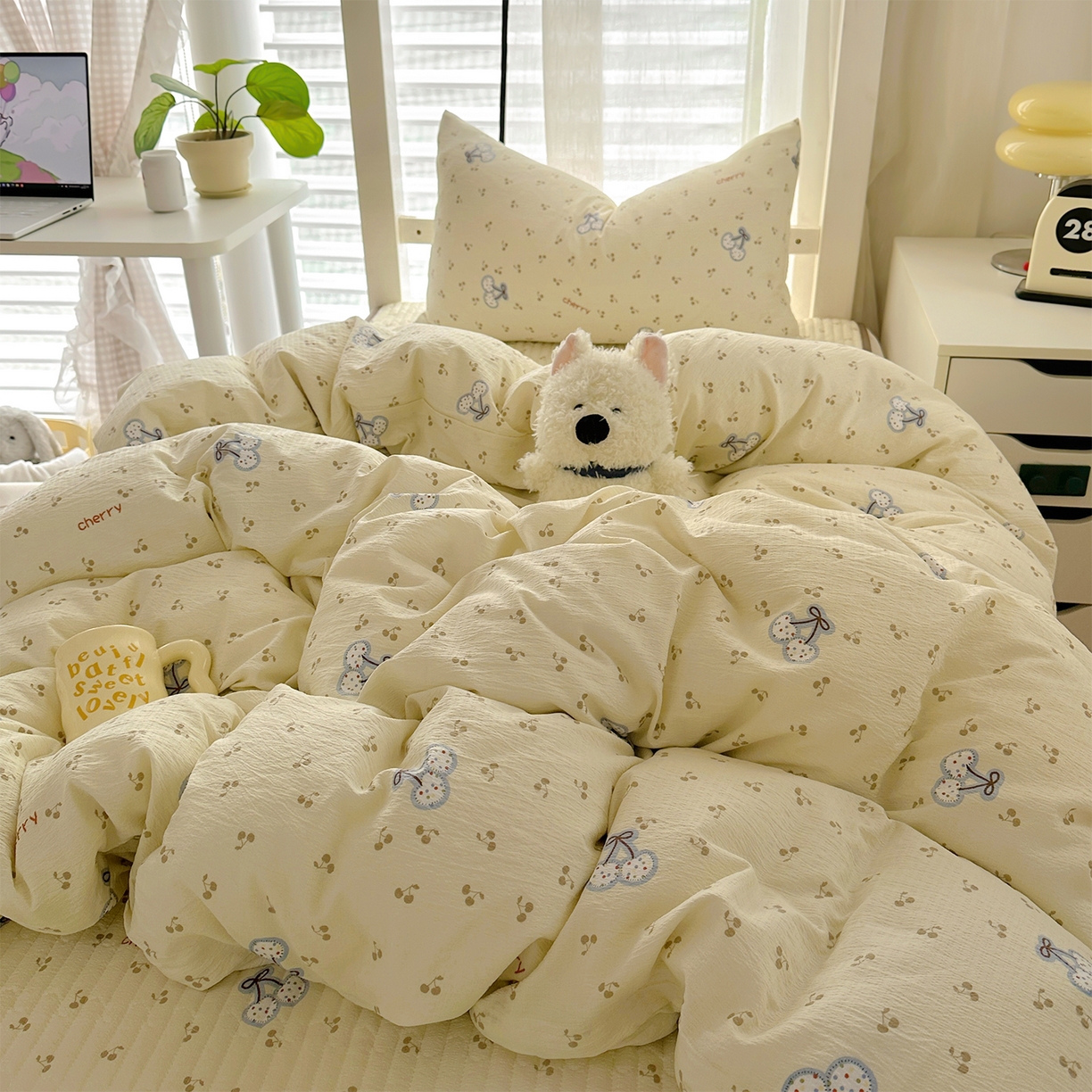 91家纺网 家纺一手货源 找家纺 美梦家纺2025新款木棉皱皱纱学生床盖四件套 晩樱落海