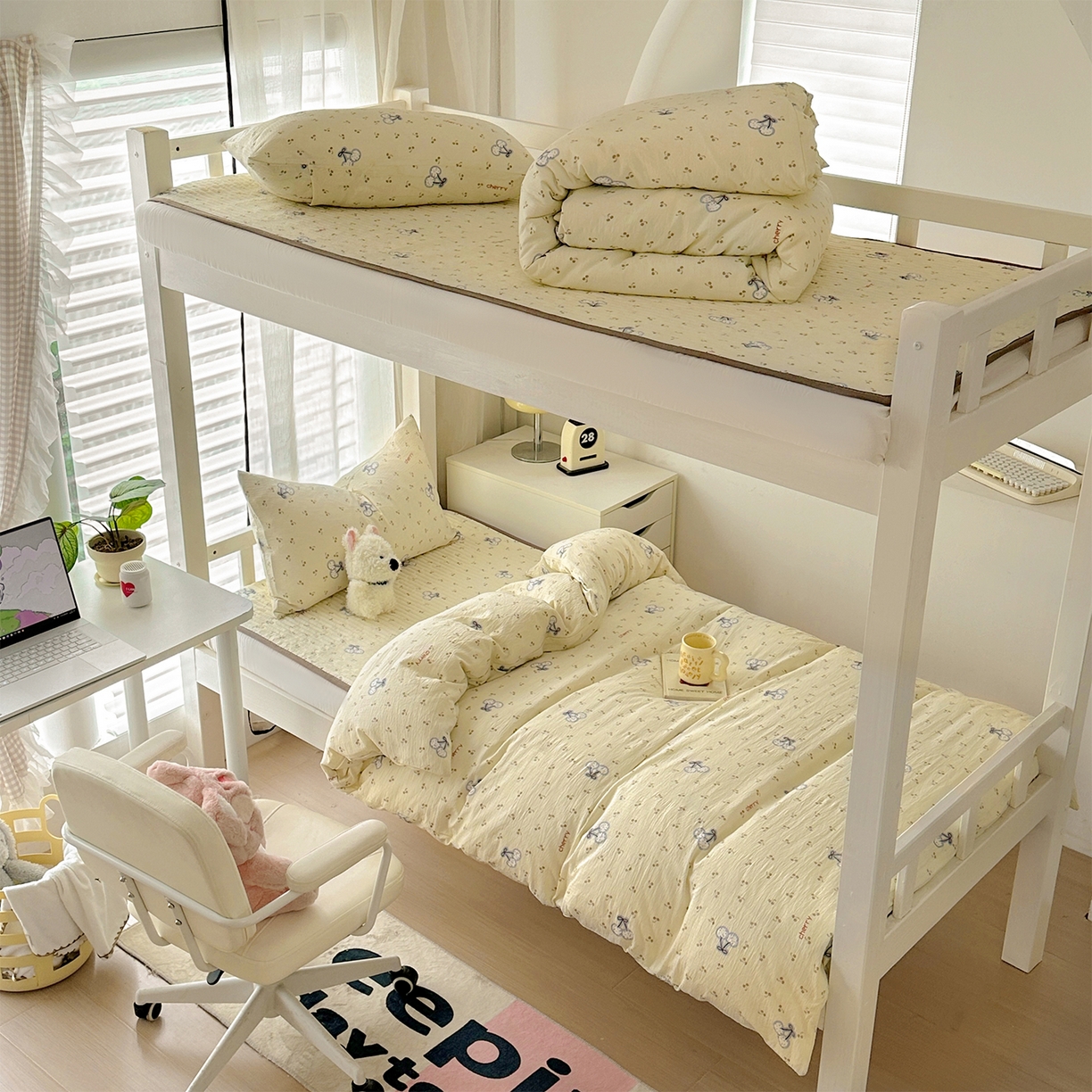 美梦家纺2025新款木棉皱皱纱学生床盖四件套 晩樱落海