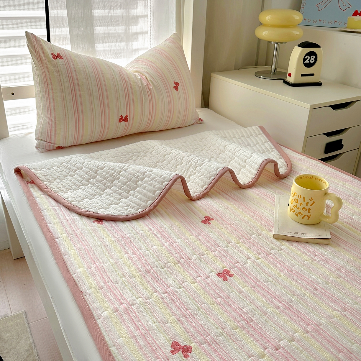 91家纺网 家纺一手货源 找家纺 美梦家纺2025新款木棉皱皱纱学生床盖四件套 遇见彩虹