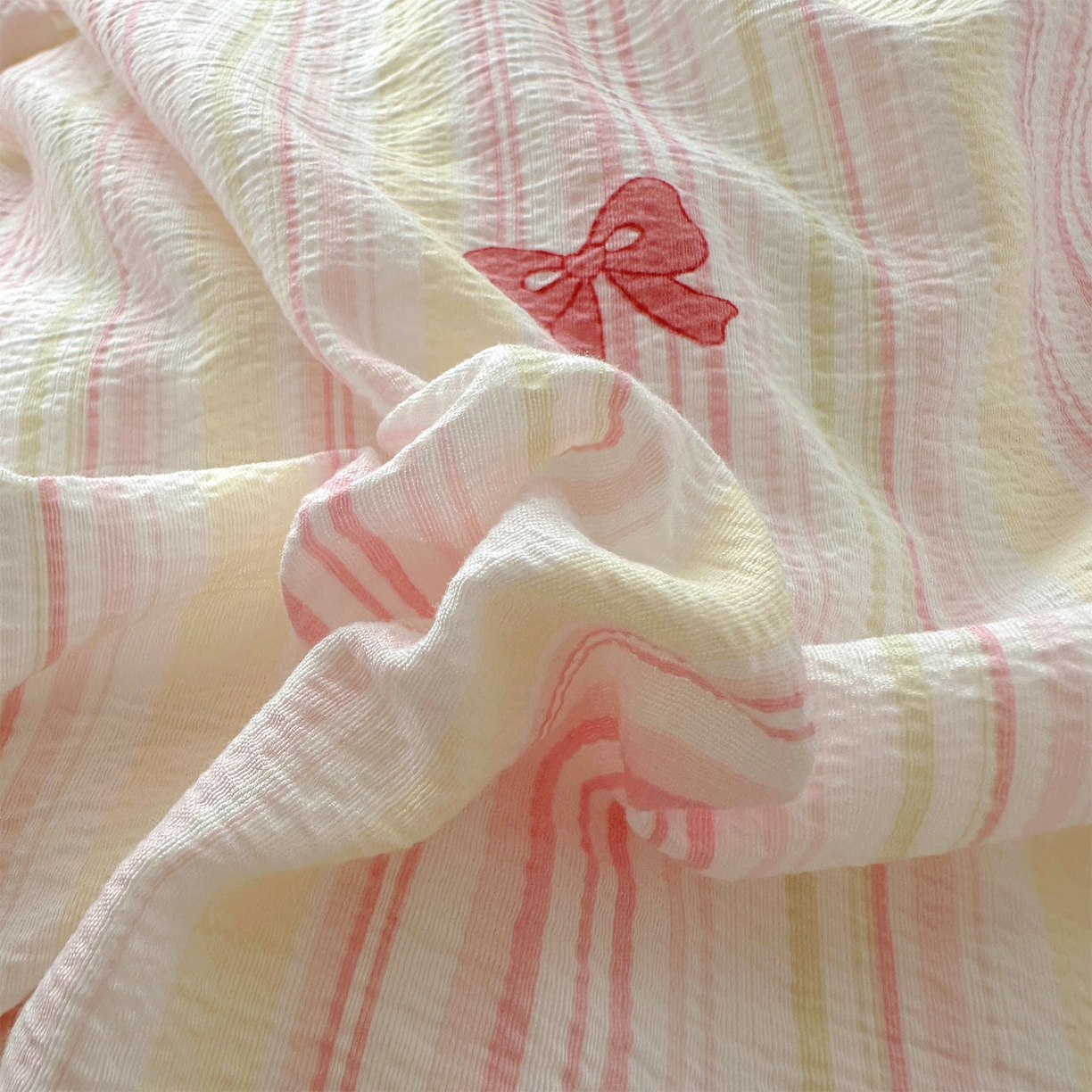 91家纺网 家纺一手货源 找家纺 美梦家纺2025新款木棉皱皱纱学生床盖四件套 遇见彩虹