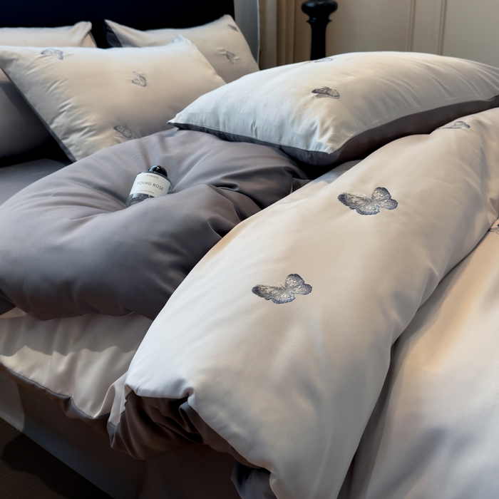 91家纺网 家纺一手货源 找家纺 红嘴企鹅2025新款幻影冰丝四件套-蝴蝶系列 幻影-灰色