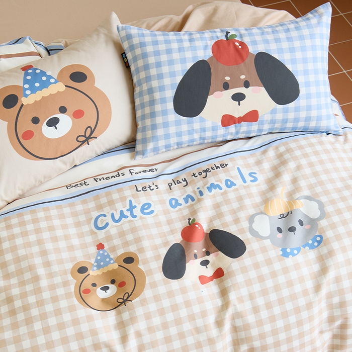 91家纺网 家纺一手货源 找家纺 RYB红黄兰 开学季2025新款ins设计师原创13372大版卡通数码印花40s全棉纯棉三件套四件套 趣味小伙伴