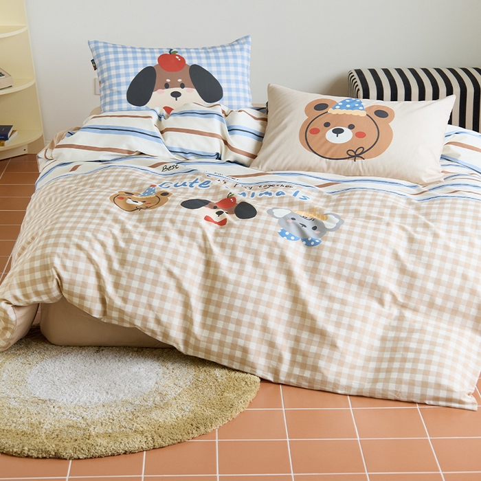 91家纺网 家纺一手货源 找家纺 RYB红黄兰 开学季2025新款ins设计师原创13372大版卡通数码印花40s全棉纯棉三件套四件套 趣味小伙伴