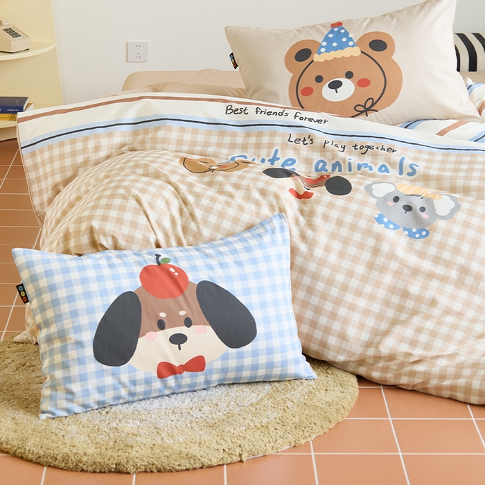 91家纺网 家纺一手货源 找家纺 RYB红黄兰 开学季2025新款ins设计师原创13372大版卡通数码印花40s全棉纯棉三件套四件套 趣味小伙伴