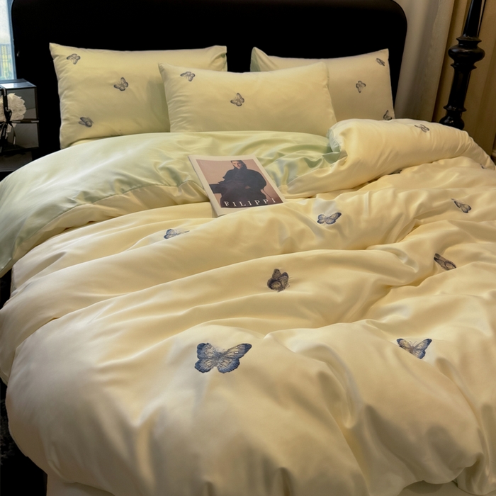 91家纺网 家纺一手货源 找家纺 红嘴企鹅2025新款幻影冰丝四件套-蝴蝶系列 幻影-奶昔白