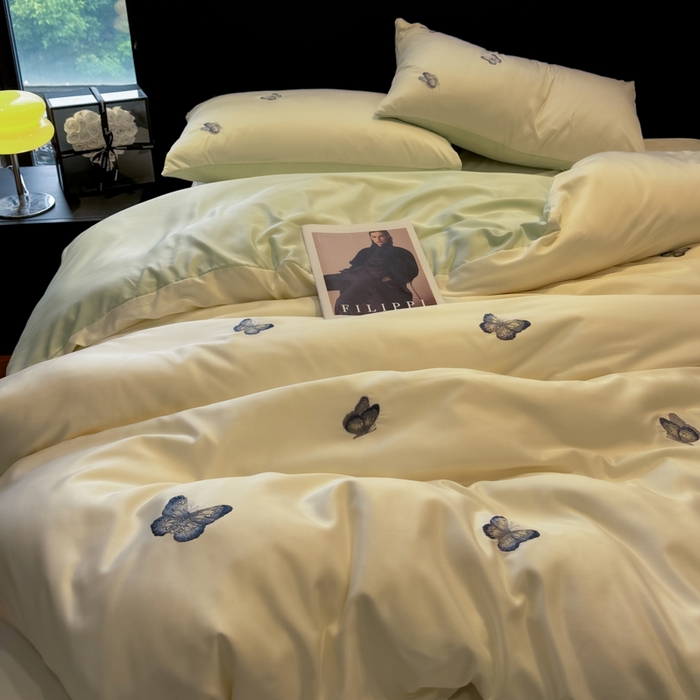 91家纺网 家纺一手货源 找家纺 红嘴企鹅2025新款幻影冰丝四件套-蝴蝶系列 幻影-奶昔白