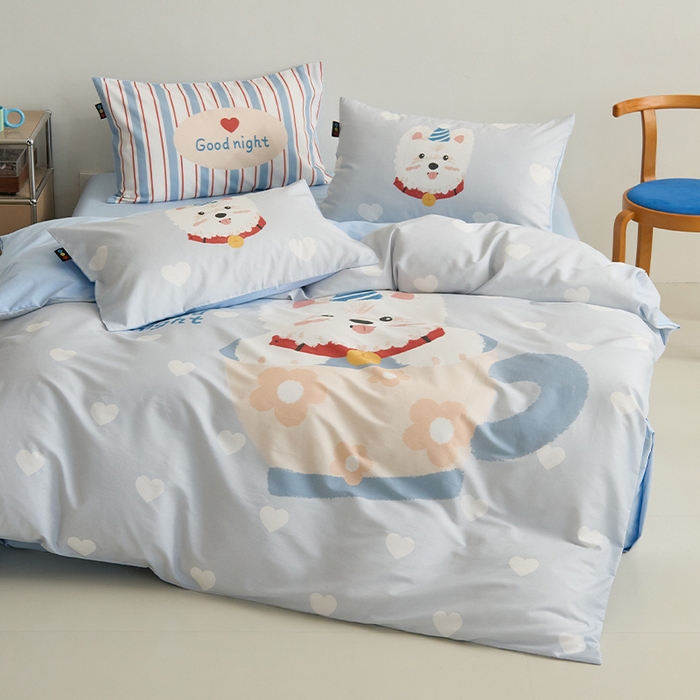 91家纺网 家纺一手货源 找家纺 RYB红黄兰 开学季2025新款ins设计师原创13372大版卡通数码印花40s全棉纯棉三件套四件套 爱心西高地