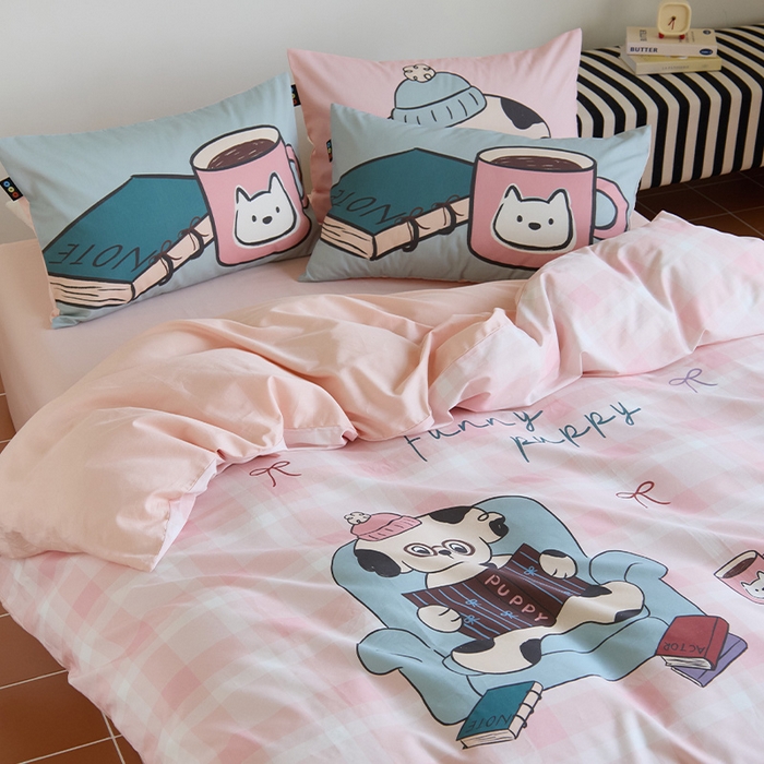 91家纺网 家纺一手货源 找家纺 RYB红黄兰 开学季2025新款ins设计师原创13372大版卡通数码印花40s全棉纯棉三件套四件套 美好假日