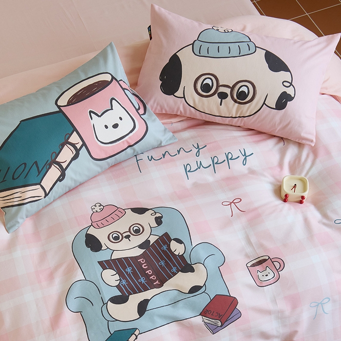 91家纺网 家纺一手货源 找家纺 RYB红黄兰 开学季2025新款ins设计师原创13372大版卡通数码印花40s全棉纯棉三件套四件套 美好假日