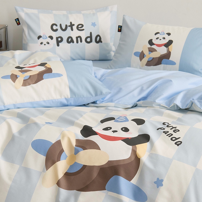 91家纺网 家纺一手货源 找家纺 RYB红黄兰 开学季2025新款ins设计师原创13372大版卡通数码印花40s全棉纯棉三件套四件套 太空熊猫