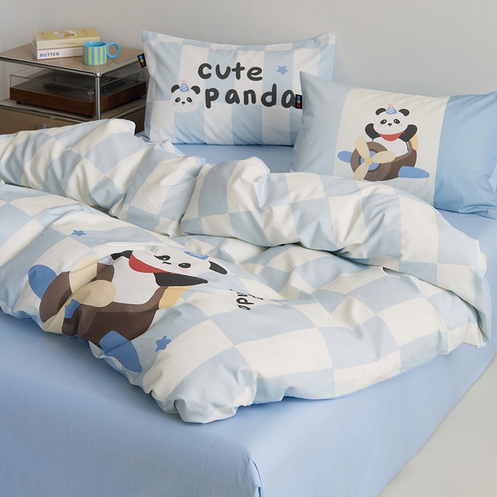 91家纺网 家纺一手货源 找家纺 RYB红黄兰 开学季2025新款ins设计师原创13372大版卡通数码印花40s全棉纯棉三件套四件套 太空熊猫