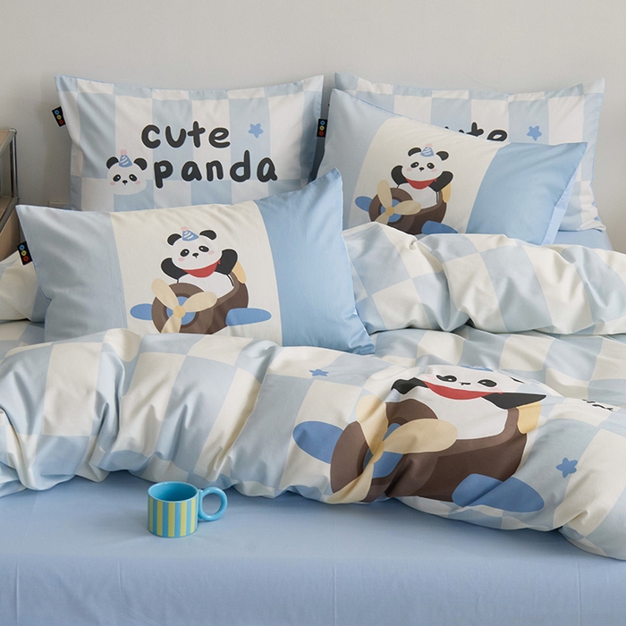 91家纺网 家纺一手货源 找家纺 RYB红黄兰 开学季2025新款ins设计师原创13372大版卡通数码印花40s全棉纯棉三件套四件套 太空熊猫