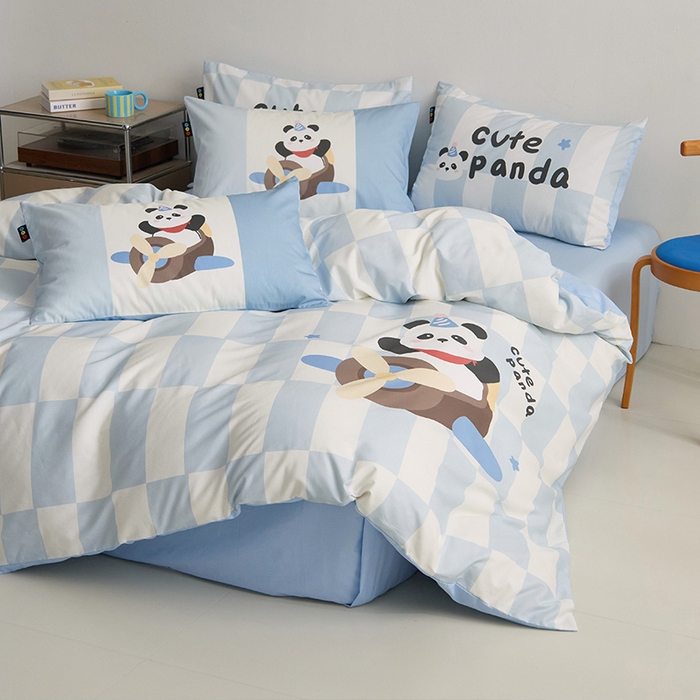 91家纺网 家纺一手货源 找家纺 RYB红黄兰 开学季2025新款ins设计师原创13372大版卡通数码印花40s全棉纯棉三件套四件套 太空熊猫